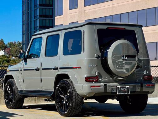 MANUFAKTUR Arabian Grey 2025 Mercedes-Benz AMG G 63 G 63 AMG