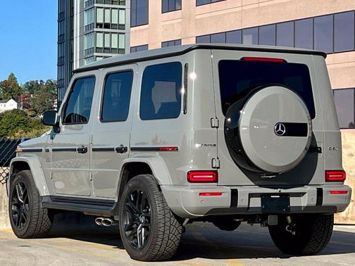 MANUFAKTUR Arabian Grey 2025 Mercedes-Benz AMG G 63 G 63 AMG