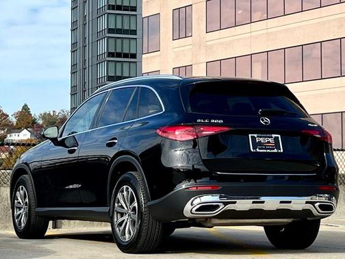 2025 Mercedes-Benz GLC 300 4MATIC