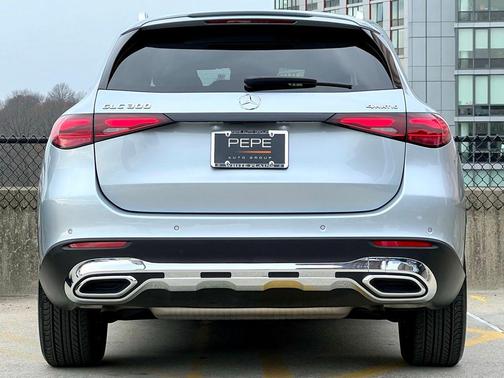 2025 Mercedes-Benz GLC 300 4MATIC