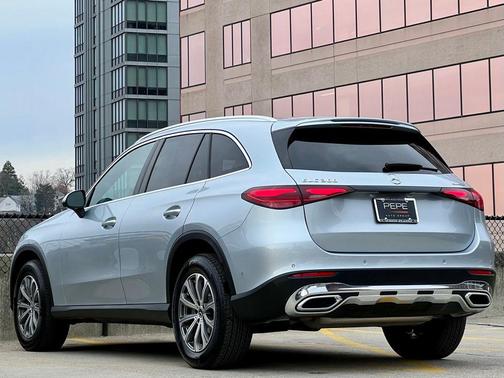 2025 Mercedes-Benz GLC 300 4MATIC