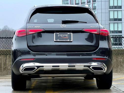 2026 Mercedes-Benz GLC 300 4MATIC