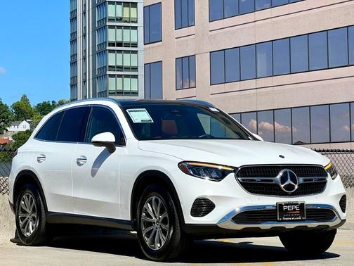 Polar White 2025 Mercedes-Benz GLC 300 4MATIC