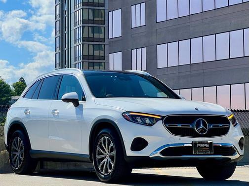 Polar White 2025 Mercedes-Benz GLC 300 4MATIC