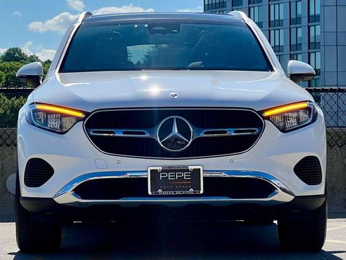 Polar White 2025 Mercedes-Benz GLC 300 4MATIC