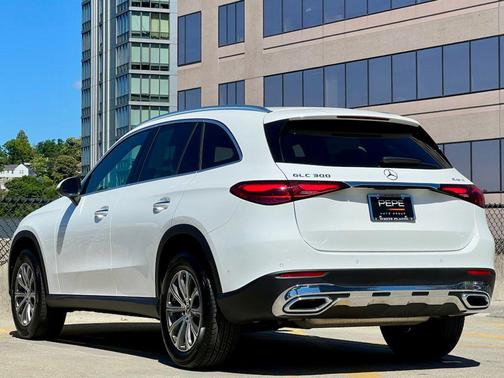 Polar White 2025 Mercedes-Benz GLC 300 4MATIC