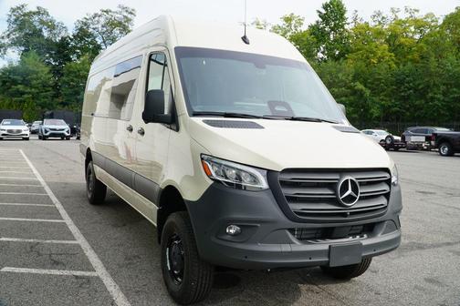 2025 Mercedes-Benz Sprinter 2500 Cargo 170 WB