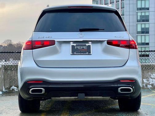 2026 Mercedes-Benz GLS 450 4MATIC