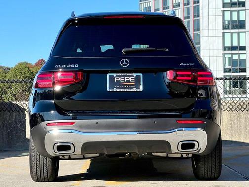 2025 Mercedes-Benz GLB 250 4MATIC