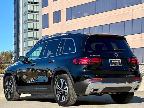 2025 Mercedes-Benz GLB 250 4MATIC
