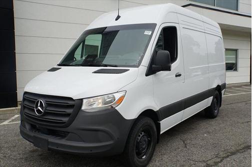 2025 Mercedes-Benz Sprinter 2500 Standard Roof