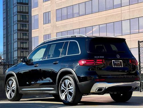 2025 Mercedes-Benz GLB 250 4MATIC