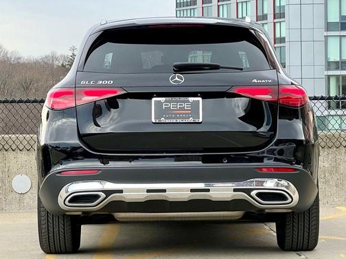 2026 Mercedes-Benz GLC 300 4MATIC