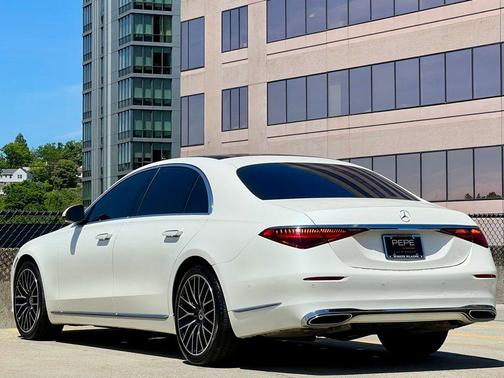 MANUFAKTUR Diamond White 2022 Mercedes-Benz S-Class 4MATIC