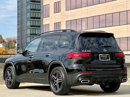 2022 Mercedes-Benz GLB 250 4MATIC