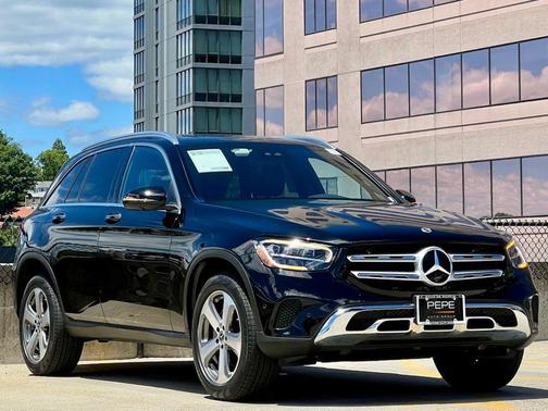 Black 2022 Mercedes-Benz GLC 300 4MATIC