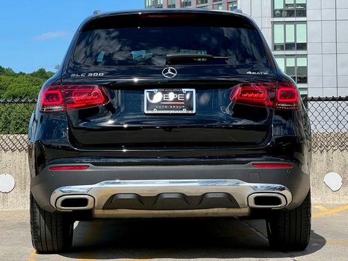 Black 2022 Mercedes-Benz GLC 300 4MATIC