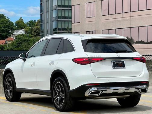 Polar White 2026 Mercedes-Benz GLC 300 4MATIC
