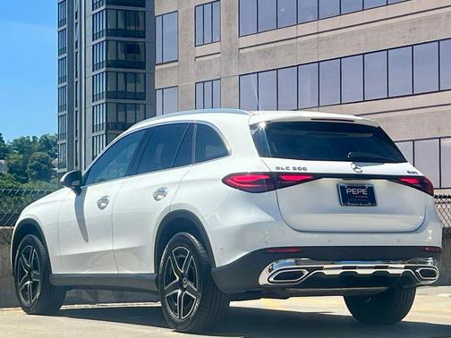 Polar White 2026 Mercedes-Benz GLC 300 4MATIC