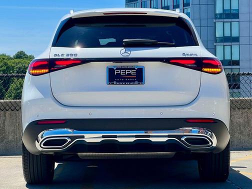 Polar White 2026 Mercedes-Benz GLC 300 4MATIC