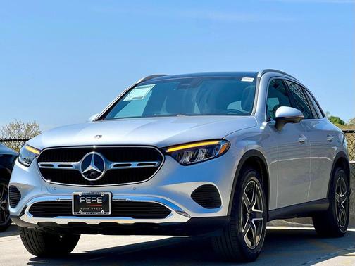 Cirrus Silver Metallic 2026 Mercedes-Benz GLC 300 4MATIC