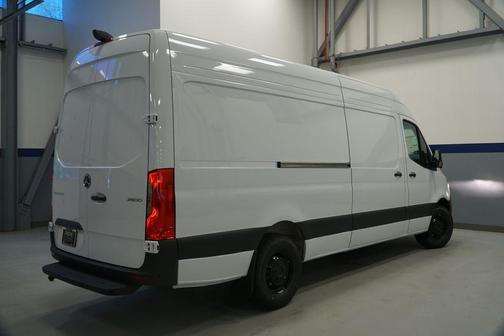 2026 Mercedes-Benz Sprinter 2500 Cargo 170 WB