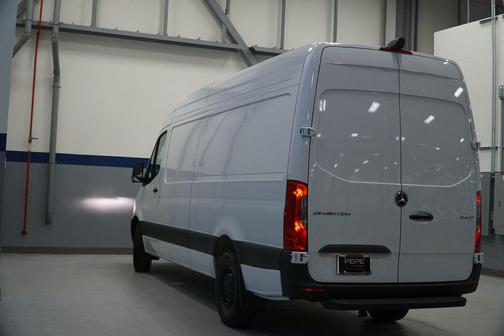 2026 Mercedes-Benz Sprinter 2500 Cargo 170 WB
