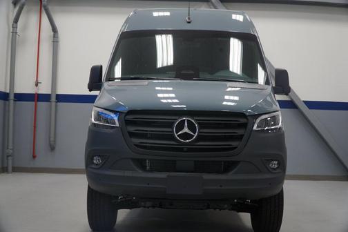 2026 Mercedes-Benz Sprinter 2500 Cargo 144 WB