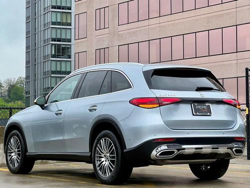 Cirrus Silver Metallic 2026 Mercedes-Benz GLC 300 4MATIC