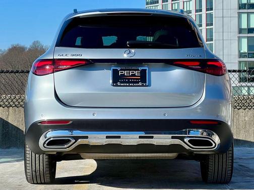 2026 Mercedes-Benz GLC 300 4MATIC