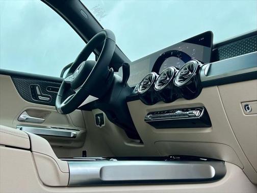 2024 Mercedes-Benz EQB 300 4MATIC
