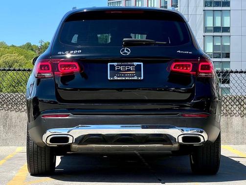 Black 2022 Mercedes-Benz GLC 300 4MATIC