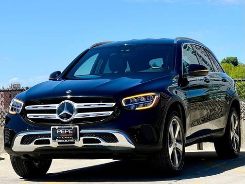 Black 2022 Mercedes-Benz GLC 300 4MATIC