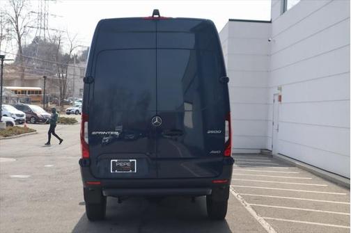 2025 Mercedes-Benz Sprinter 2500 Standard Roof