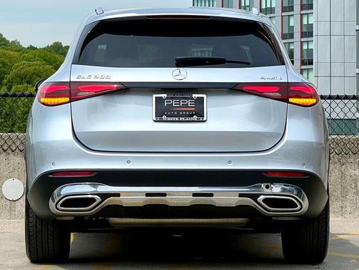 Cirrus Silver Metallic 2024 Mercedes-Benz GLC 300 4MATIC