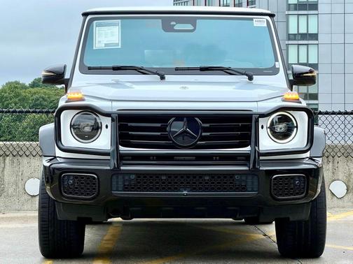 MANUFAKTUR Moonlight White Metallic 2026 Mercedes-Benz G-Class G 550