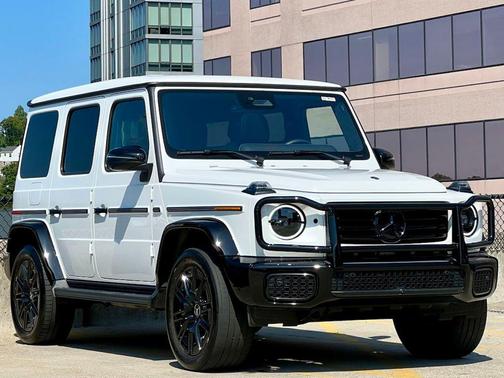 MANUFAKTUR Moonlight White Metallic 2026 Mercedes-Benz G-Class G 550