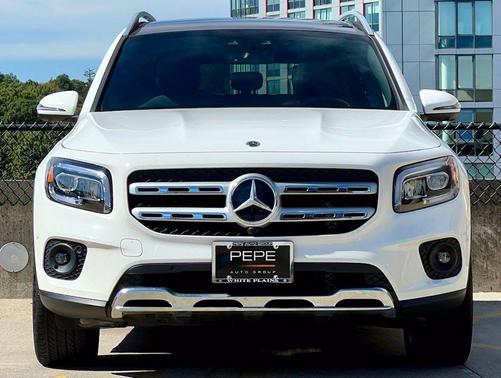 Polar White 2023 Mercedes-Benz GLB 250 4MATIC