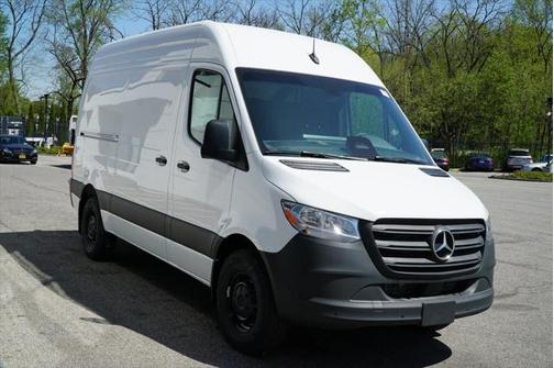 2025 Mercedes-Benz Sprinter 2500 Standard Roof