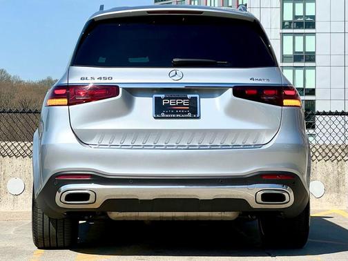 Cirrus Silver Metallic 2026 Mercedes-Benz GLS 450 4MATIC