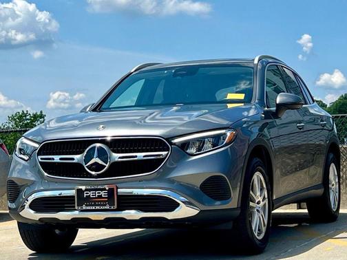 Selenite Grey Metallic 2023 Mercedes-Benz GLC 300 4MATIC