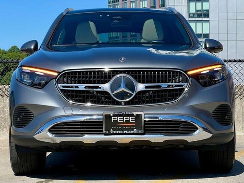 Selenite Grey Metallic 2023 Mercedes-Benz GLC 300 4MATIC