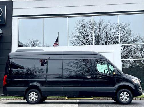 2026 Mercedes-Benz Sprinter 2500 Passenger 170 WB