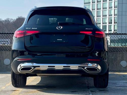 2026 Mercedes-Benz GLC 300 4MATIC