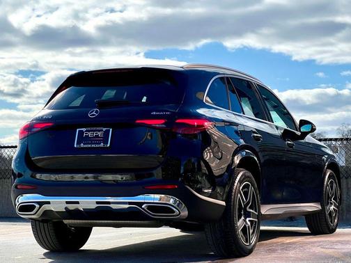 2026 Mercedes-Benz GLC 300 4MATIC