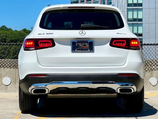 Polar White 2022 Mercedes-Benz GLC 300 4MATIC