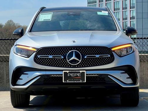 Cirrus Silver Metallic 2026 Mercedes-Benz GLC 300 4MATIC