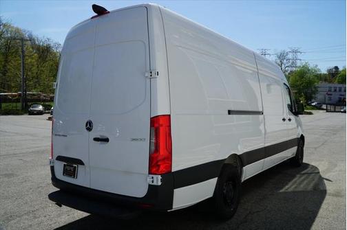 2025 Mercedes-Benz Sprinter 2500 High Roof