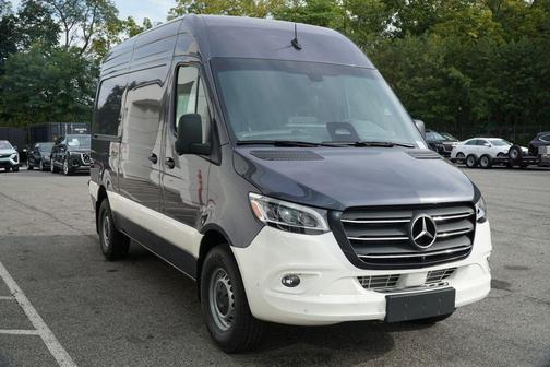 2025 Mercedes-Benz Sprinter 2500 Standard Roof