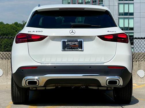Polar White 2026 Mercedes-Benz GLA 250 4MATIC